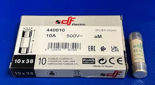 10*38 mm 10A 500V aM Putkivaroke indikaattorilla - Keraamiset putkisulakkeet aM - 440110 - 1