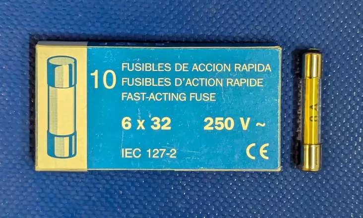 6,3*32 mm 8A 250V F Lasiputkisulake - Lasiputkisulakkeet 6,3x32mm nopeat (F) j - 3021370-6030800 - 1