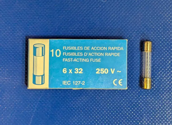 6,3*32 mm 0,04A 250V F Lasiputkisulake - Lasiputkisulakkeet 6,3x32mm nopeat (F) j - 504001 - 1