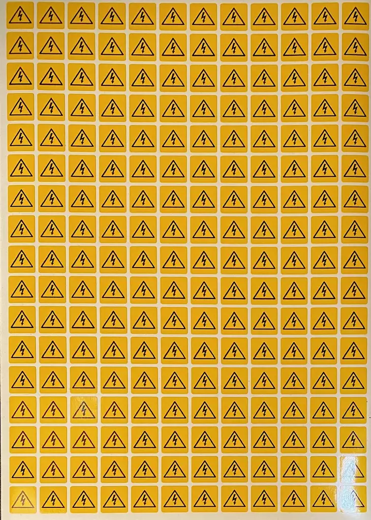 Tarra jännite / vaara pieni 15*15mm arkilla 204 kpl keltainen tarra musta teksti - A4 4-väri Muotoonleikatut tarrat  - TARJAnnite1 - 1