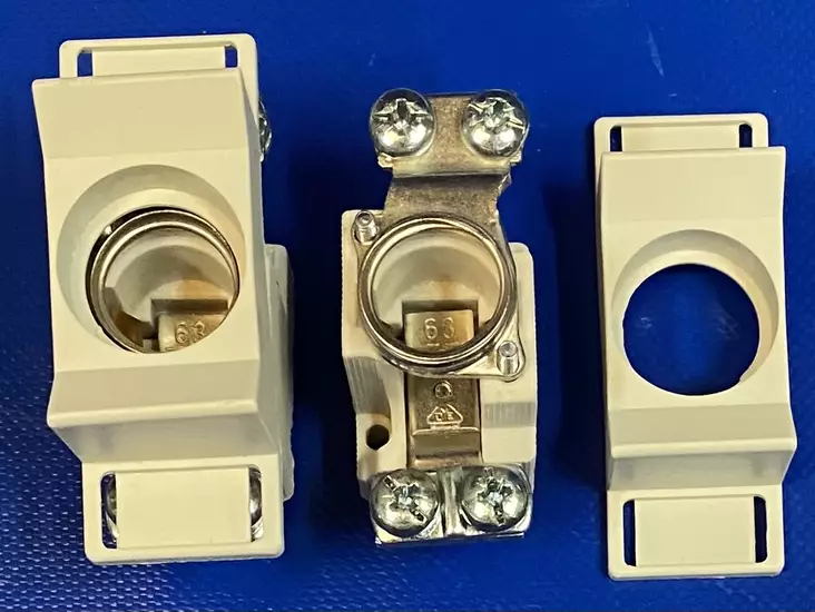 Tulppavarokealusta D02 E18 1-nap Din-kisko - Tarvikkeet D01 / E14 ja D02 / E18 tulppa - 2222011 - 1