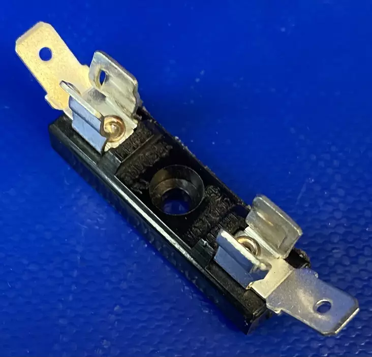 6*32 mm Lasiputkisulakepesä, avomalli - Piirikorttisulakepitimet - 516132 - 1