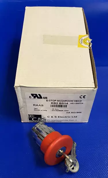 Sienipainike pun,40mm,vapaut,avaime, jousipal IP65 - 22mm HÄTÄ-Seis-, ohjaus- ja 1-0 painikke - RB2BS14 - 1