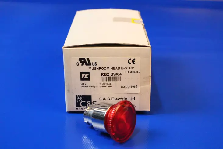 Sienipainike valolla pun40mm,vapaut,vetämällä IP65 - 22mm HÄTÄ-Seis-, ohjaus- ja 1-0 painikke - RB2BW64 - 1