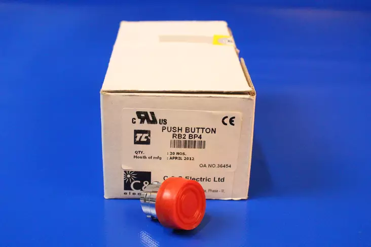 Tasopainike punaisella kumilla, jousipalaut IP65 - 22mm HÄTÄ-Seis-, ohjaus- ja 1-0 painikke - RB2BP4 - 1