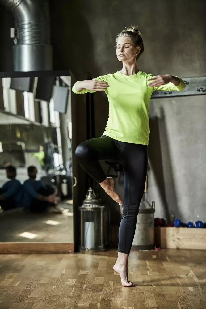 Graphix Amadora naisten tyköistuva tekninen pitkähihainen paita - Naisten tekniset pitkähihaiset T-paidat - 1690205 - 1