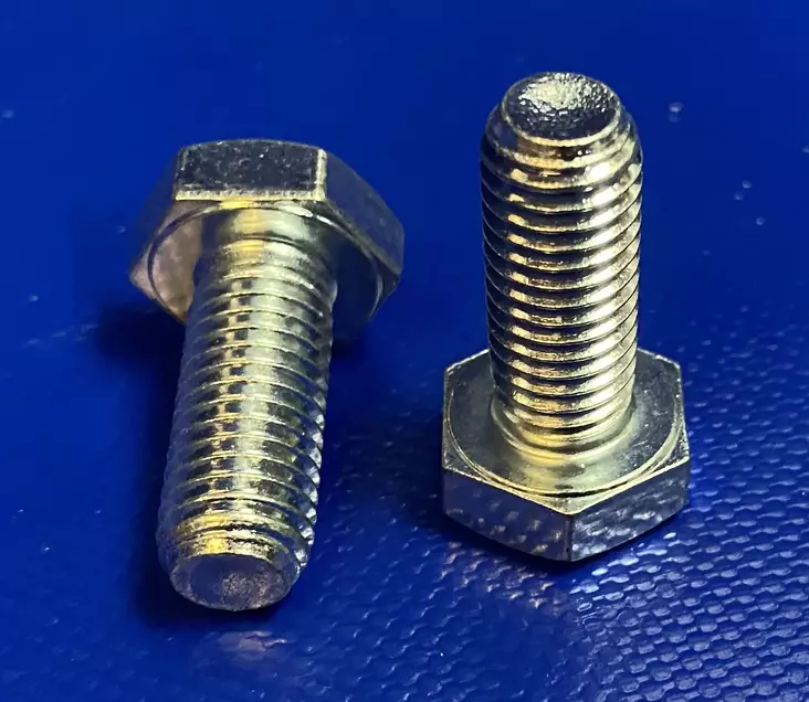 ECS-MK ja ECS-MKP Kuusioruuvi M10x25 ZN 8.8 DIN933 - Päämaadoituskiskot - 701068610025 - 1