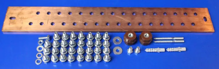 Maadoituskisko ECS-MKP-10100700M1232 - ECS-MKP Pulttiliitäntäiset päämaadoitusk - 1901525 - 1