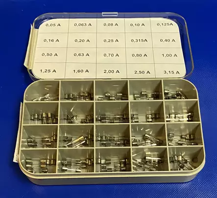 5*20 mm 50mA -3,15A 250V T sulakelajitelma à10kpl - Lasiputkisulakkeet 5x20mm nopeat (F) ja  - 6900607 - 1