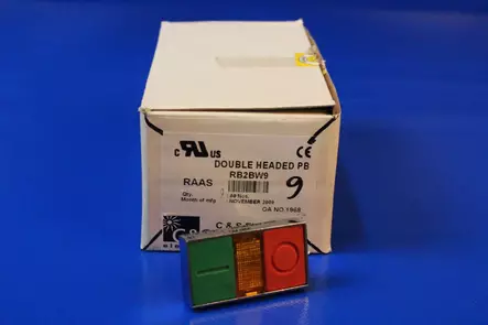 Kaksoispainike kelt,merkkilamp 1-0 IP40(pun javih) - 22mm HÄTÄ-Seis-, ohjaus- ja 1-0 painikke - RB2BW9 - 1