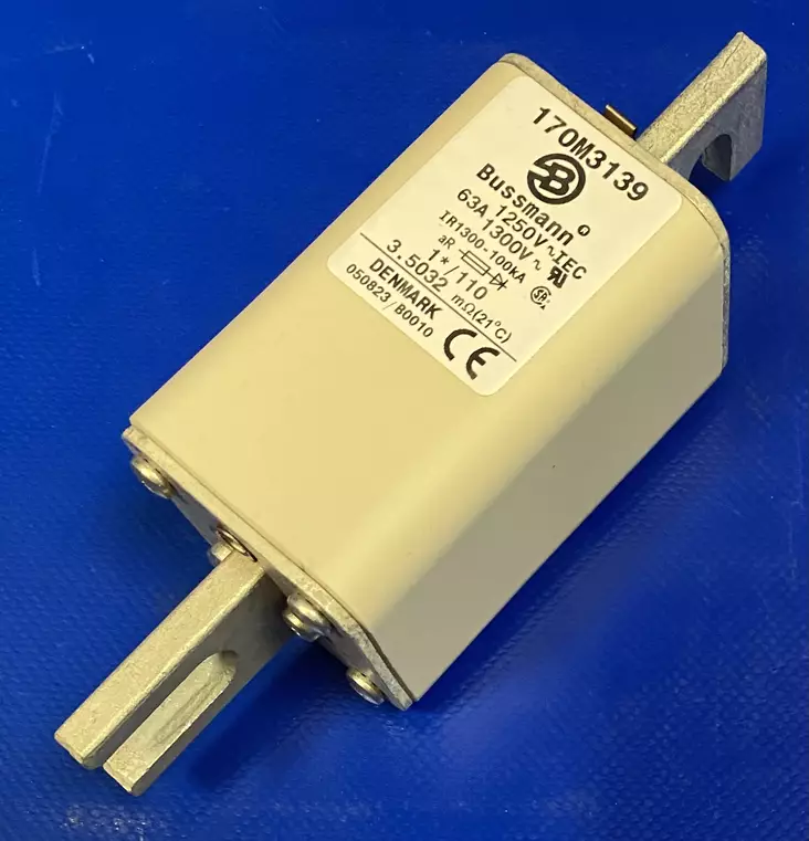 1*/110 63A 1250V aR Erik.nop.kahvavaroke - Erikoisnopeat NH kahvasulakkeet pulttiki - 170M3139 - 1