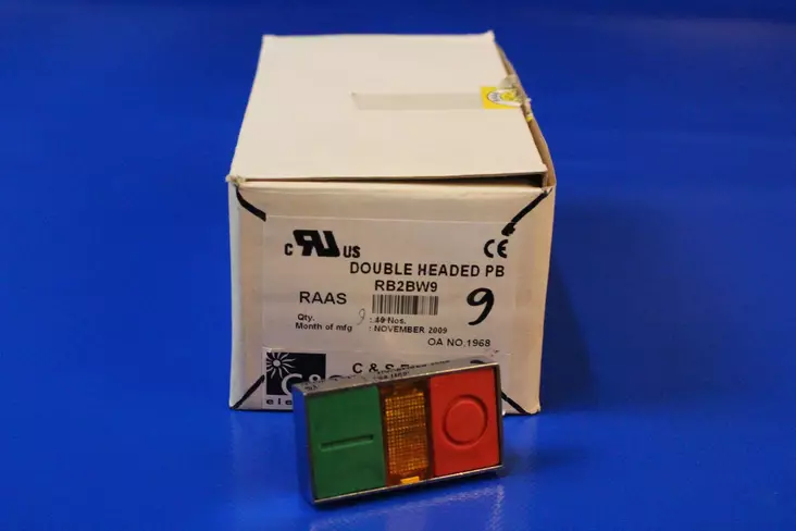 Kaksoispainike kelt,merkkilamp 1-0 IP40(pun javih) - 22mm HÄTÄ-Seis-, ohjaus- ja 1-0 painikke - RB2BW9 - 1