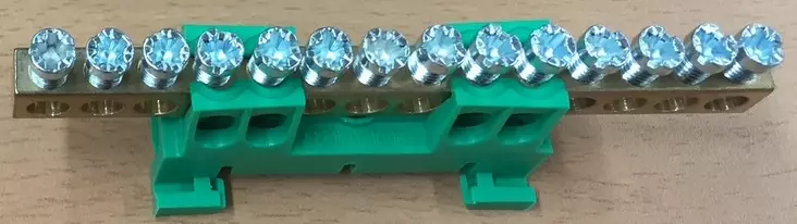 PE-kisko 14*16mm² Vihreä DIN-kiskoon - Ruuviliitäntäiset N- ja PE-kiskot - ECSRPE14-ECS-MK-Ba - 1