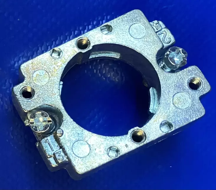 Painikerunko metallisille 22mm RB2- kojeille ja vääntimille - 22mm koskkettimet ja tarvikkeet Kansiase - LA139ARB2B-RB2B - 1