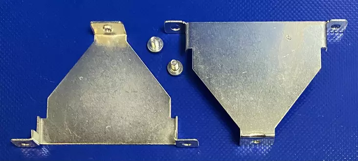 DIN-kiskon kannake NP4-B läppäkansille - DIN-Aukkoläppäkannet kotelon pintaan - NP4BACC - 1