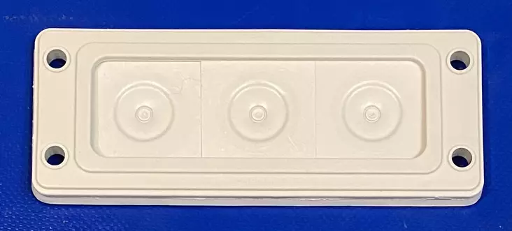 Ykköskoon multilaippa TSS-FL13B (3xM20 6-13mm), multilaippa vedonpoistolla - TSS Modifioitavat multilaipat - 2665405C - 1