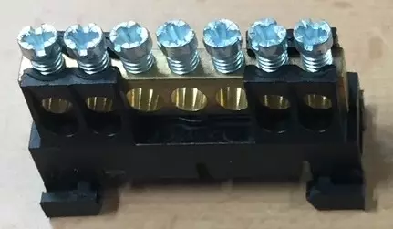 ~-kisko 7*16mm² Musta DIN-kisko kiinnitys - Ruuviliitäntäiset N- ja PE-kiskot - ECSRV7-ECS-MK-Basi - 1