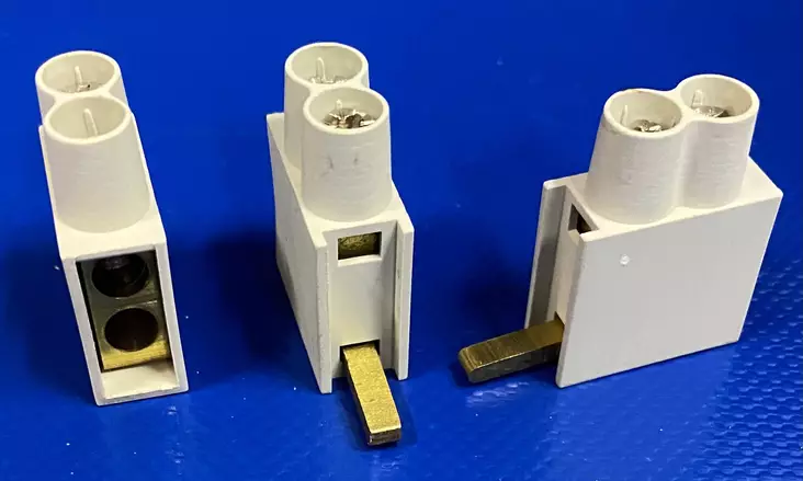 Cu-syöttöliitin 2x10mm² piikki alareunassa eristetty1/2-modulia - Al-/Cu-yleisliittimet - 2115900041-DTL - 1