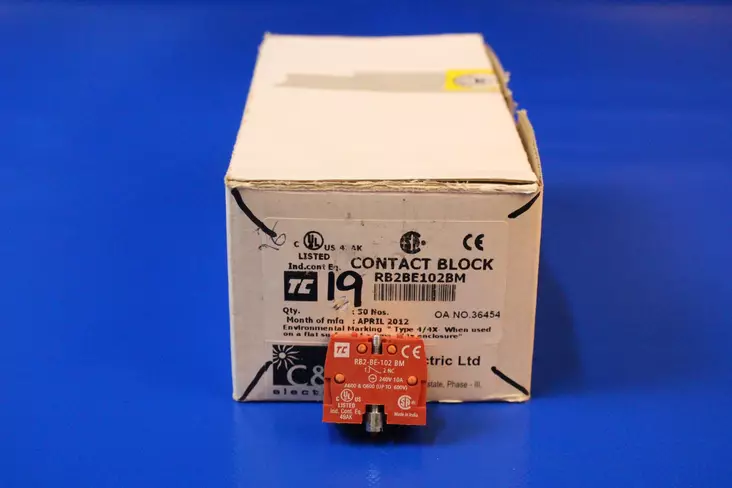 Avautuva NC kosketinlohko metallikoteloille - 22mm metalliset painikkeet ja tarvikkeet - RB2BE102BM - 1