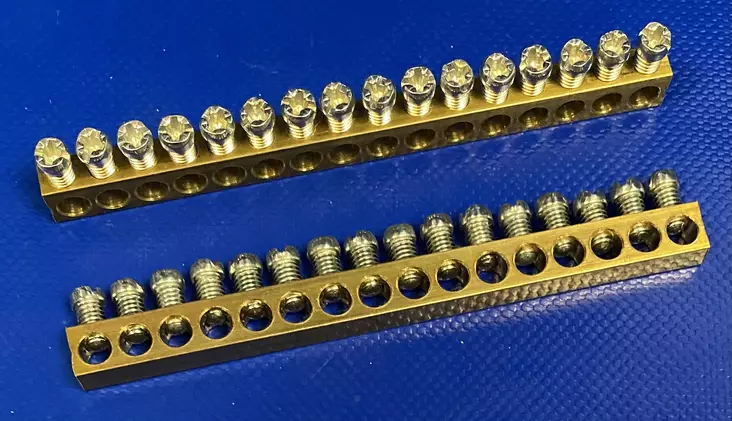 SET16 PE-/N-kisko ECS-MK-BASIC-SET 16x16mm² - Ruuviliitäntäiset N- ja PE-kiskot - SET16_irto - 1