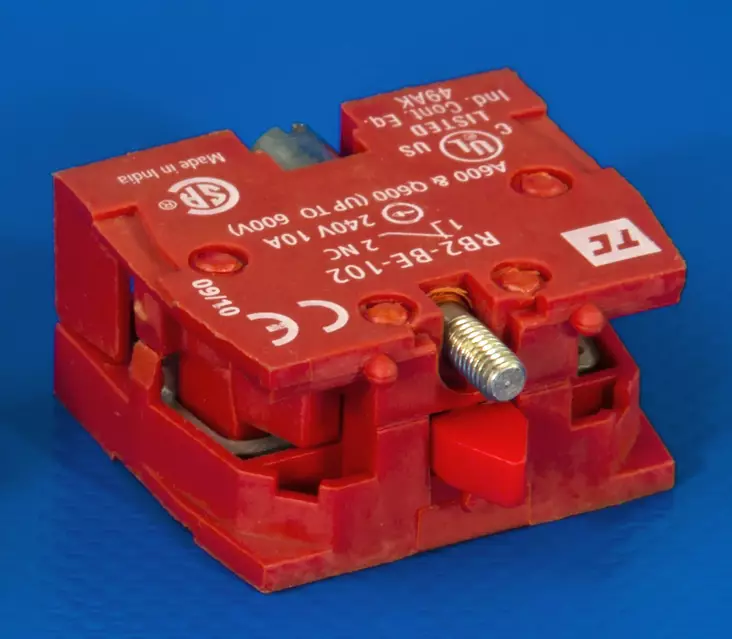 Avautuva NC kosketinlohko muovikoteloille - 22mm muoviset painikkeet ja tarvikkeet k - RB2BE102BP - 1