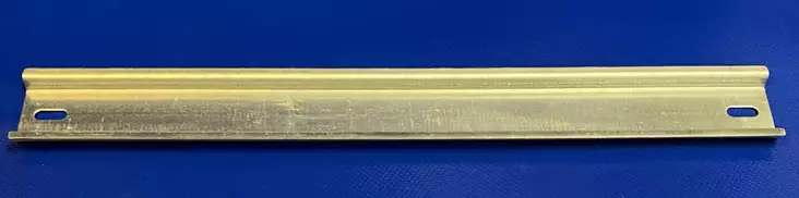 DIN kisko 260mm 35*7,5mm reijitetty M5*10mm - DIN-Kiskot - DIN35260R - 1