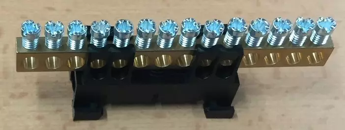 ~/TE-kisko 14*16mm² Musta DIN-kiskoon - Ruuviliitäntäiset N- ja PE-kiskot - ECSRV14-ECS-Mk-Bas - 1