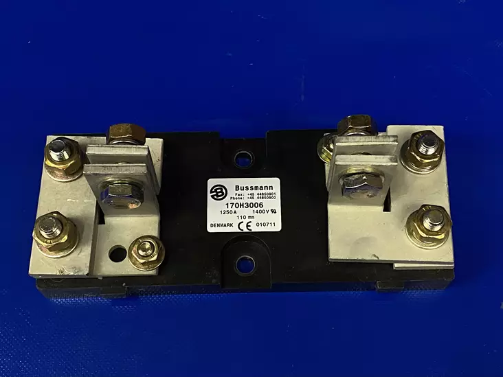 NH1C-3/110 -80mm 1250A 1400V Kahvavarokealusta - NH-Kahvavarokealustat DIN43620 ja DIN436 - 170H3006JET - 1