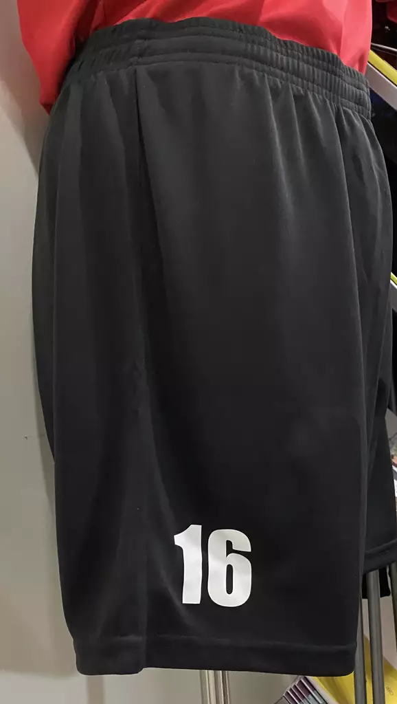 Lämpöprässi, Pieni pelinumero IMPACT-fontilla 50mm korkeana shortseihin, verkka takin helmaan, vekkareihin, pelikassiin jne. varastoimme numerot 1-99 joten toimitusaika on lyhyt "odottaessa" - Pelaajan pieni numero 20-100mm korkeana - 2076IMPACT - 1