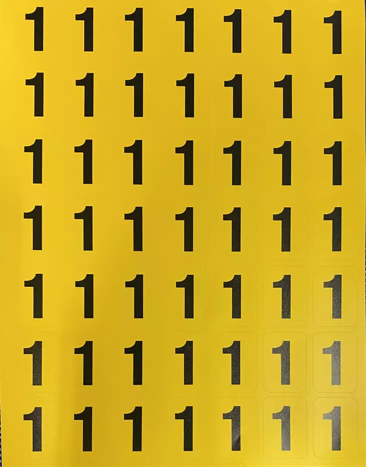 Tarra kelt.pohja musta nro1 25*20mm 49kpl/arkki - A4 4-väri Muotoonleikatut tarrat  - TARnro1kelt - 1