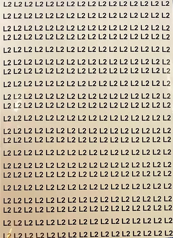 Tarra L2 valk. musta teksti 13*41mm 105kpl/arkki - A4 4-väri Muotoonleikatut tarrat - TARL2leikattu - 1