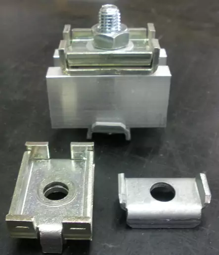 Kiskoliitin M10 Liitinlevy - Virtakiskot ja kiskoliittimet - KLM10LIITINLEVY - 2